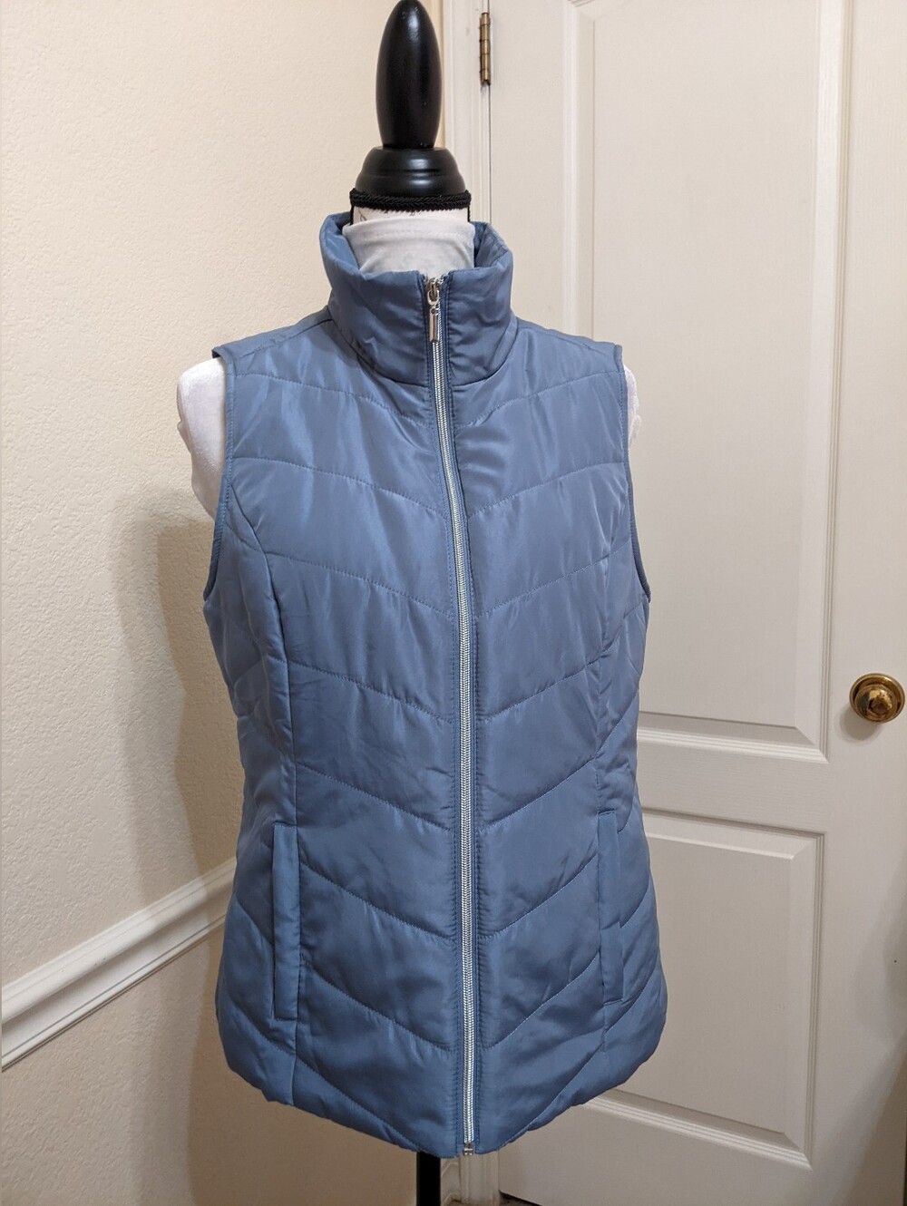 Christopher & Banks Quilted Vest Powder Blue Pockets Lined Size Medium M